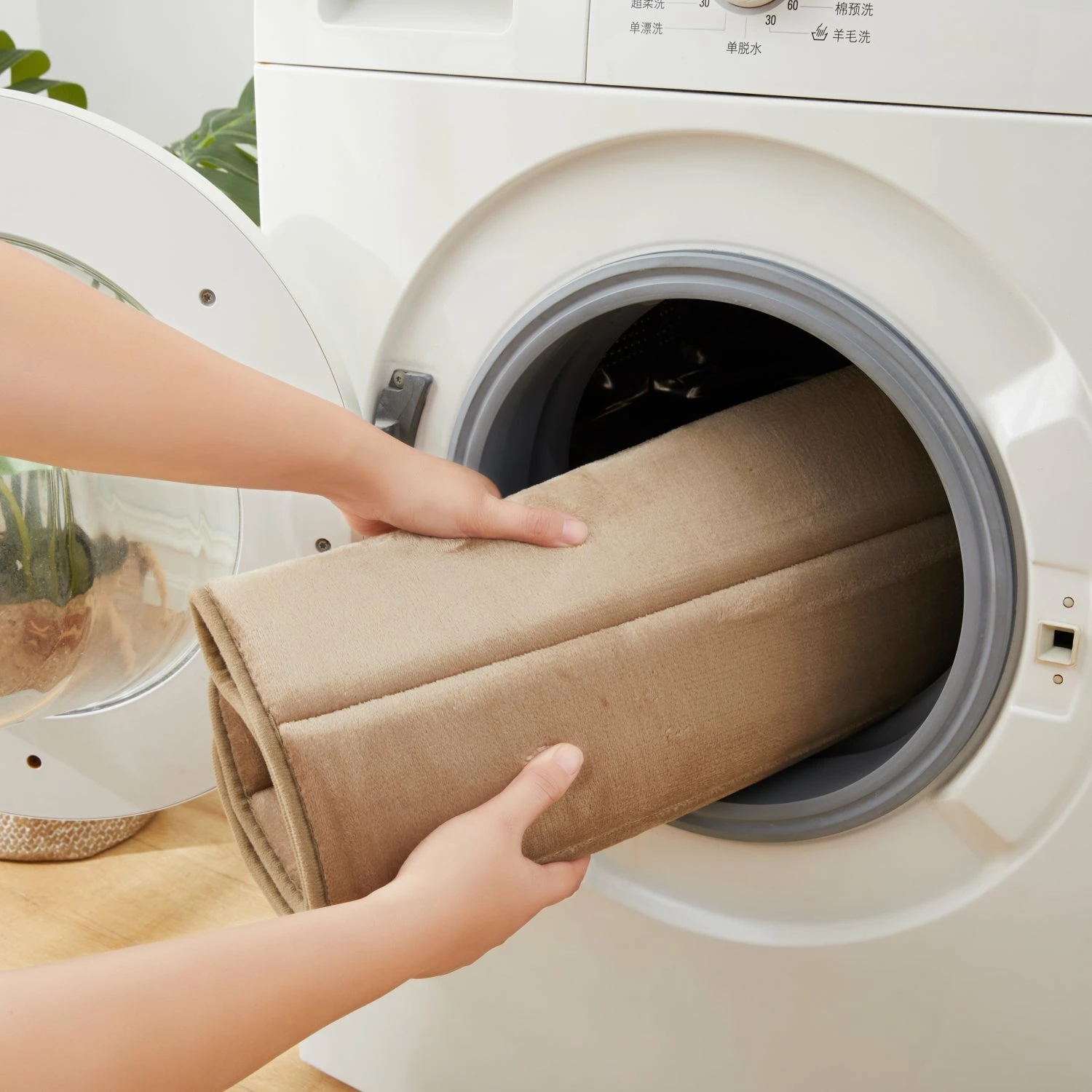 Memory Foam Bathroom Mat Beige 6 Memory Foam Bathroom Mat Beige - Image 4