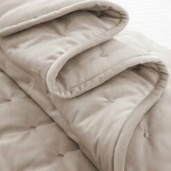 King Quilted Bedspread Beige Velvet Bedding Double Quilt Set -Bed Linings Sale beige 3 c670cfff c1f3 4cba 8739 8be91e2ed3e1