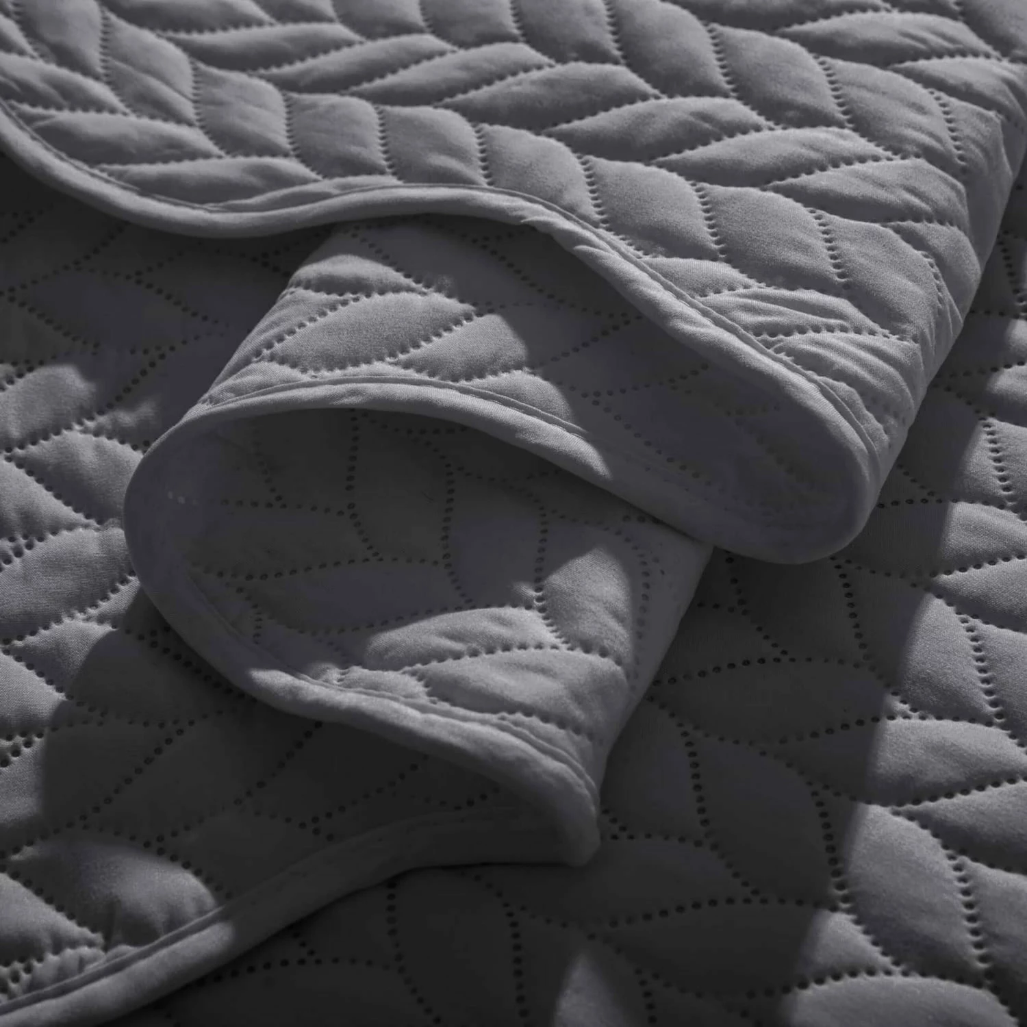 Grey Bedspread Quilted Bedding Set Embossed Comforter 7 Grey Bedspread Quilted Bedding Set Embossed Comforter - Image 5